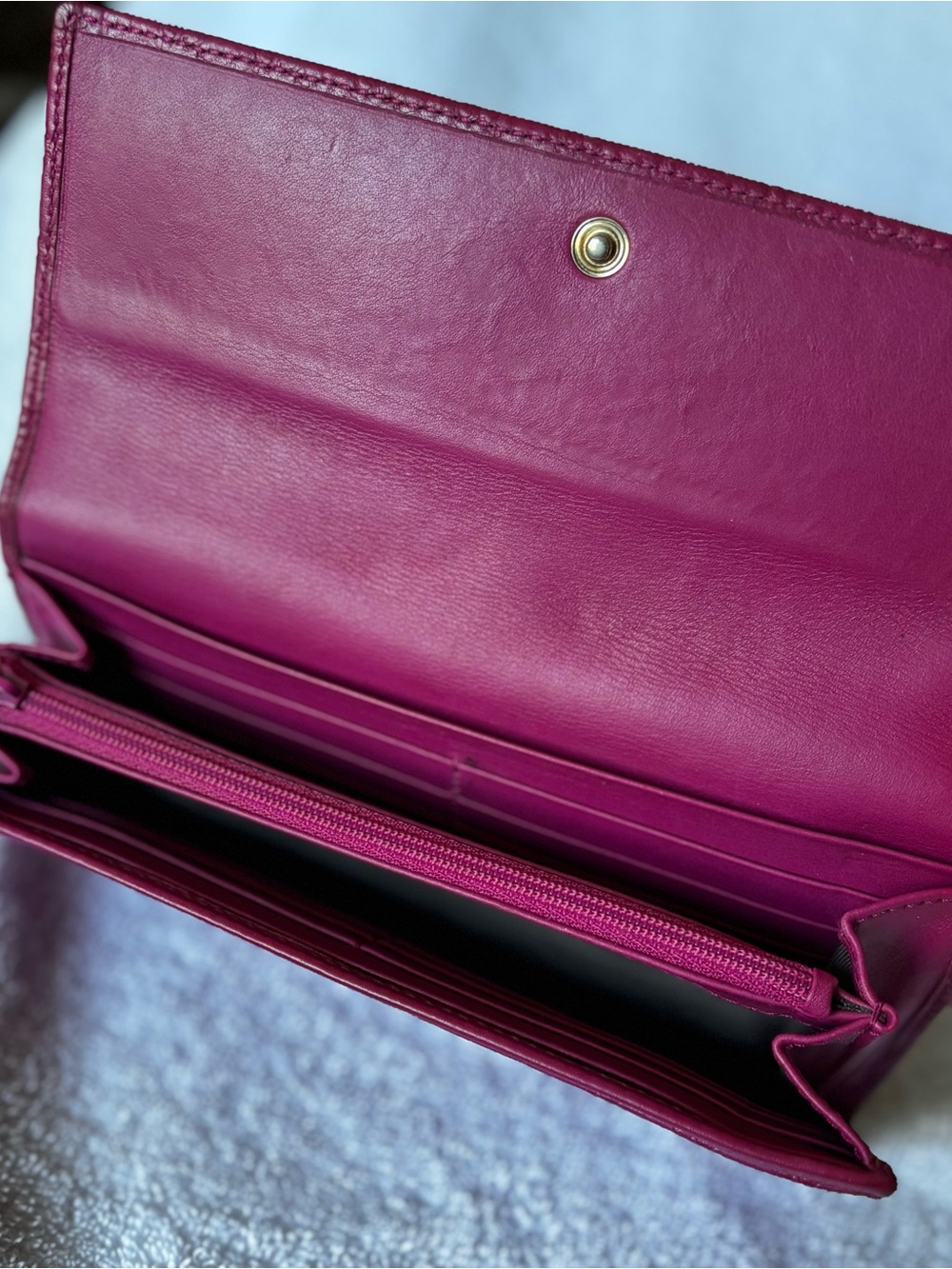 Gucci Quilted GG Leather Wallet in Deep Berry - Picture 3 of 4